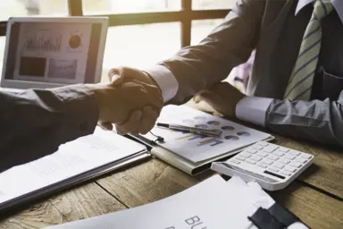 Commercial (relation clientèle et réseaux)