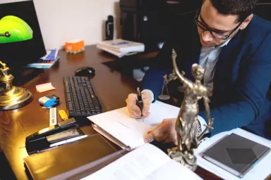 Greffier administratif / Greffière administrative