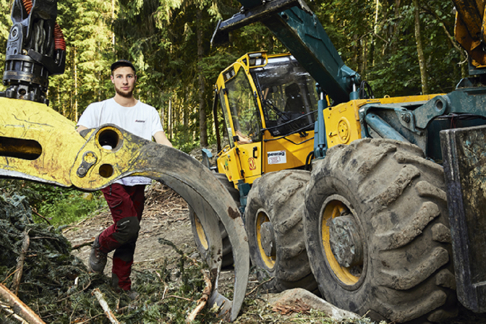 Conducteur / Conductrice d'engins forestiers de récolte en entreprises de travaux forestiers