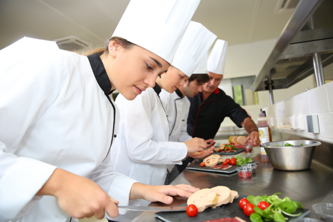 Chef / Cheffe de partie